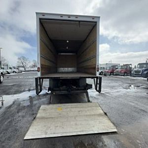 2019 Freightliner M2 106