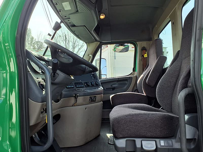 2020 Freightliner CASCADIA 125