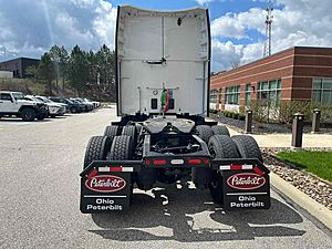2027 Peterbilt 579