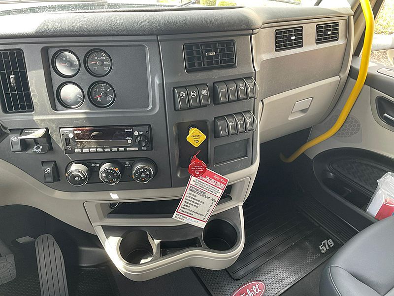 2027 Peterbilt 579