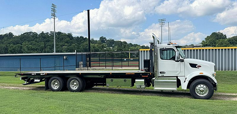2025 Peterbilt 567