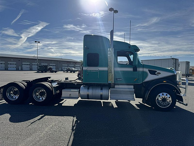 2020 Peterbilt 567