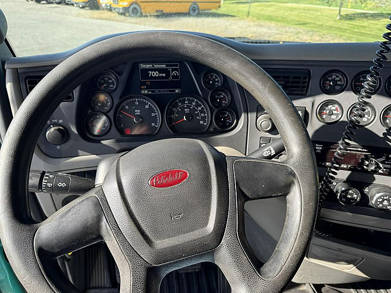 2020 Peterbilt 567