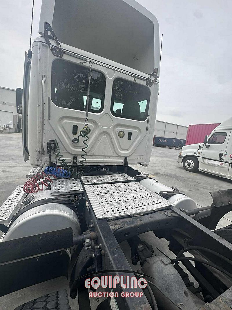 2013 Freightliner Cascadia
