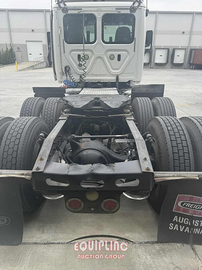 2013 Freightliner Cascadia