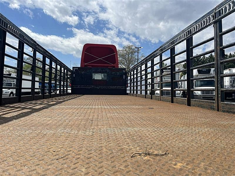 2017 Freightliner M2 106