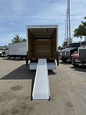 2025 Isuzu NRR - Box Truck