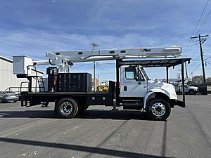 2006 International MA035 - Bucket Truck