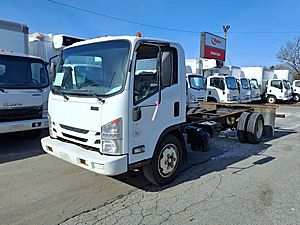 2017 Isuzu NRR