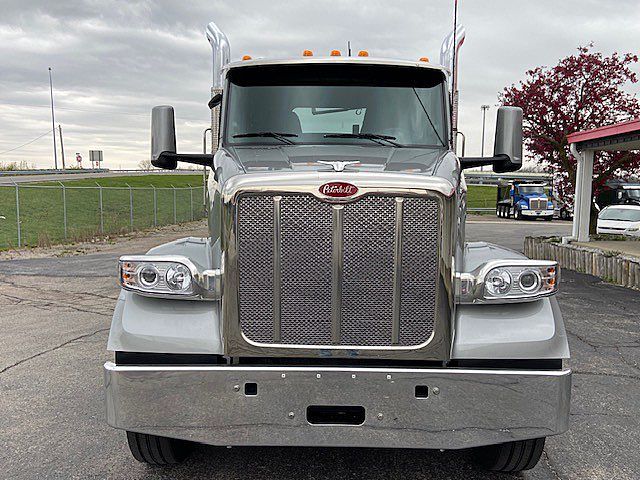 2027 Peterbilt 567