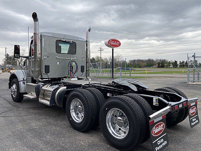2027 Peterbilt 567