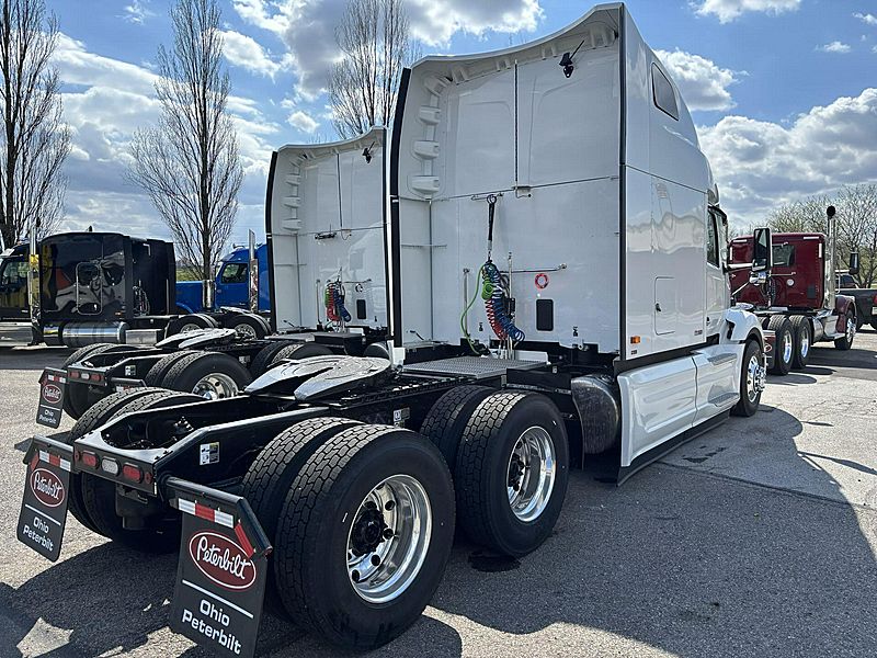 2027 Peterbilt 579
