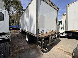 2018 Freightliner M2 106