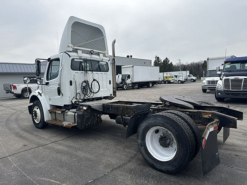 2022 Freightliner M2 106