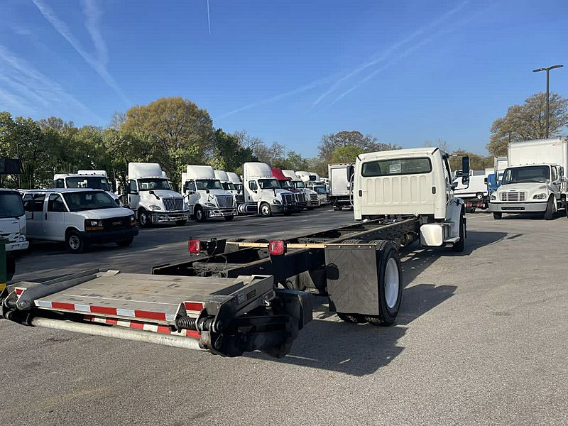 2020 Freightliner M2 106