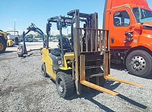 2023 Caterpillar DP30N5 - High-Capacity Forklift