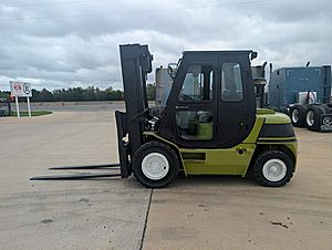 2011 Clark CMP40D - Forklift