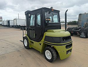 2011 Clark CMP40D - Forklift