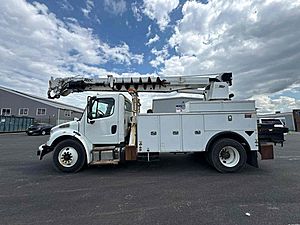 2015 Freightliner M2 106 - Digger Derrick