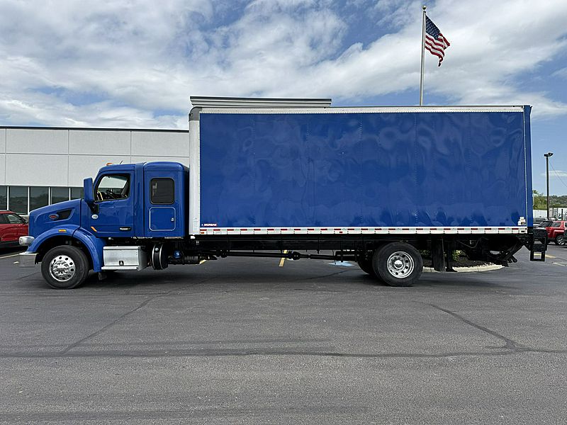 2021 Peterbilt 567