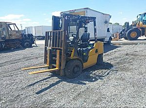 2023 Caterpillar DP30N5 - High-Capacity Forklift