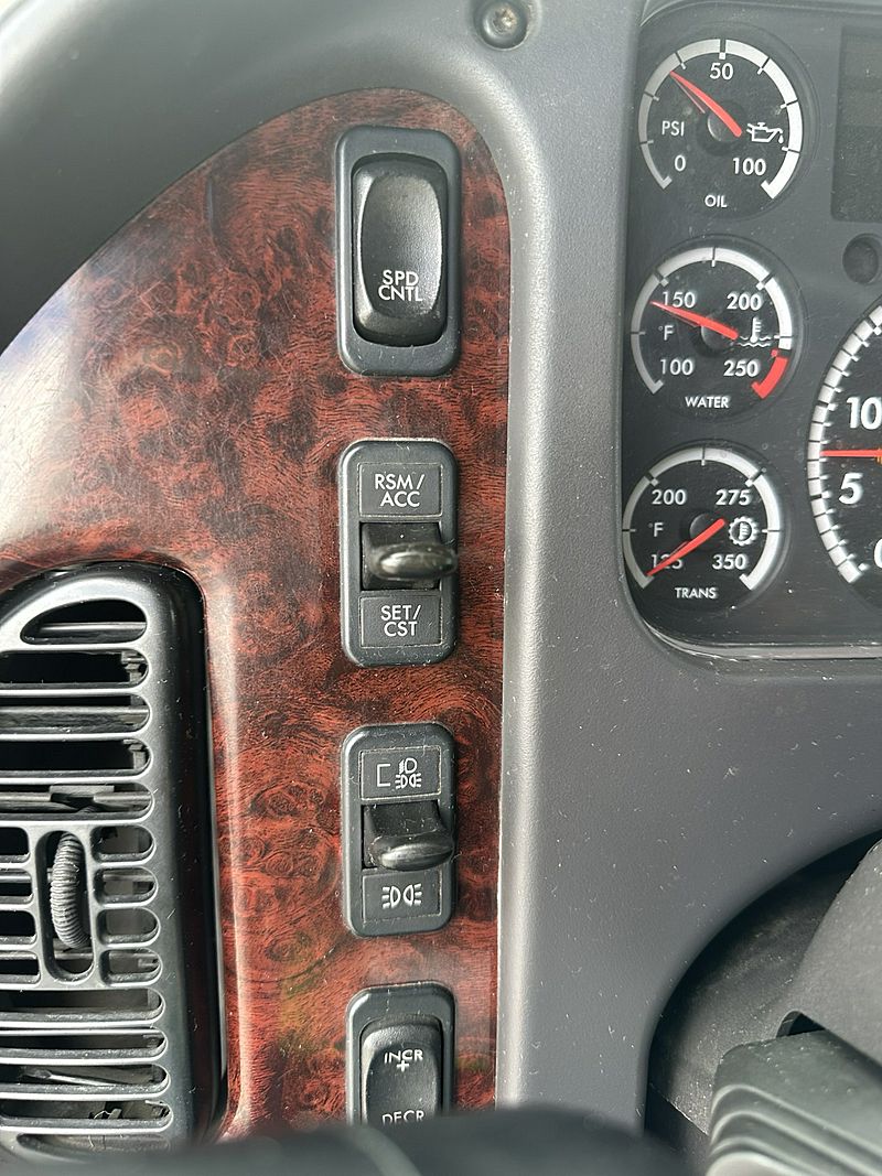 2018 Freightliner M2