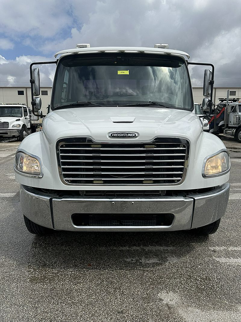2018 Freightliner M2