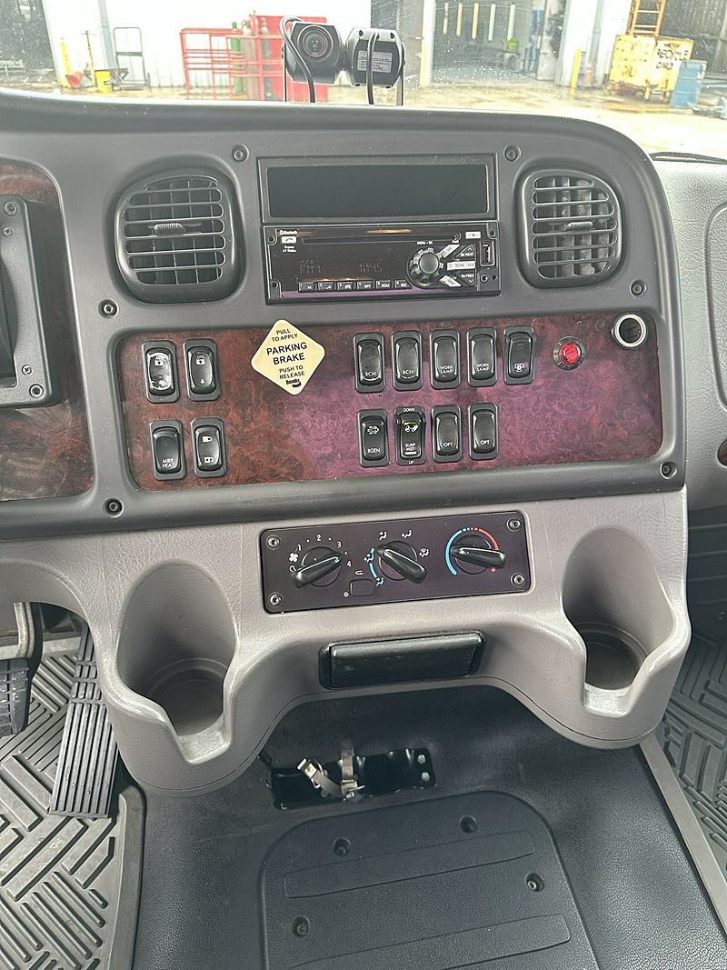 2018 Freightliner M2