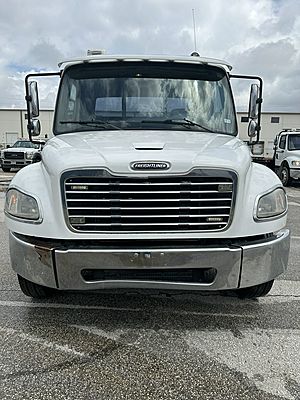 2017 Freightliner M2 106 - Wrecker
