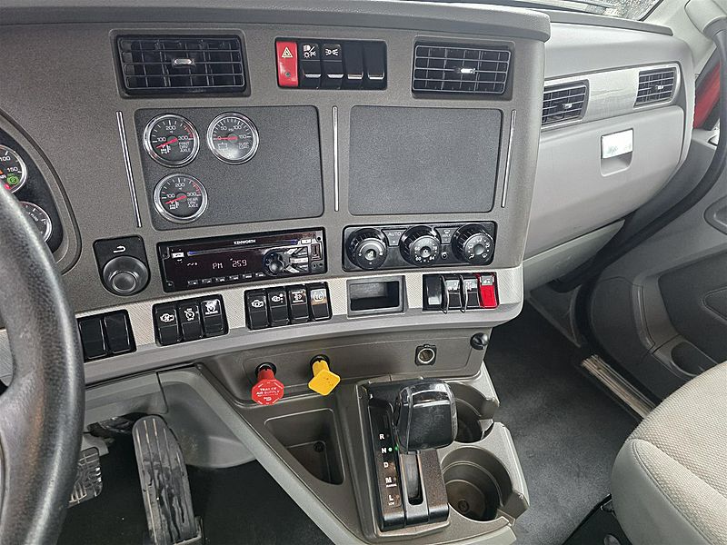 2017 Kenworth T880