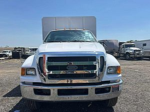 2015 Ford F-750 - Box Truck