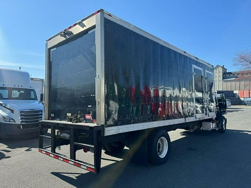2019 Freightliner M2 106