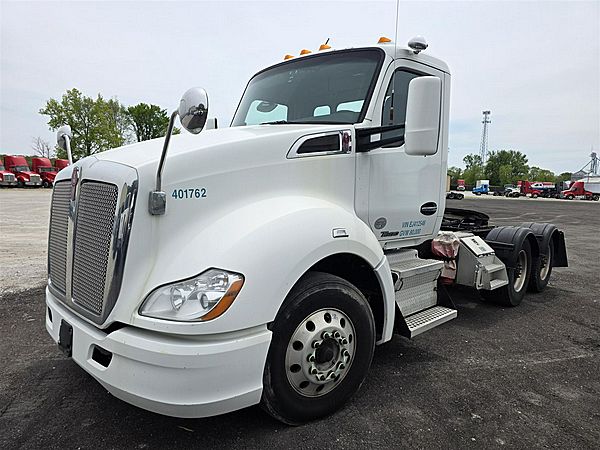 2014 Kenworth T680 - Daycab