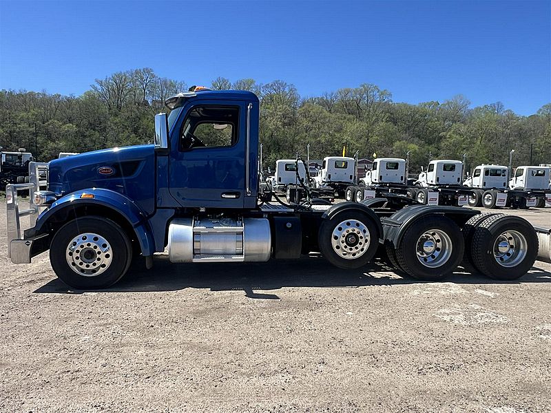2023 Peterbilt 567