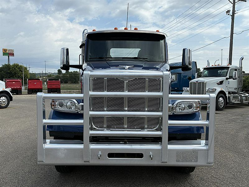 2023 Peterbilt 567