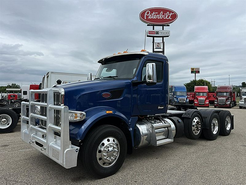 2023 Peterbilt 567