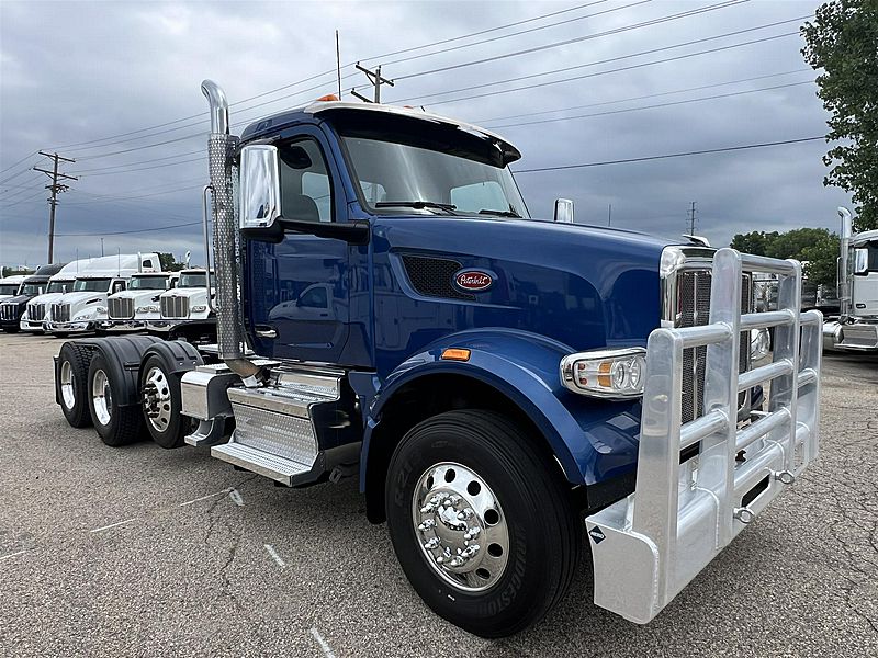 2023 Peterbilt 567