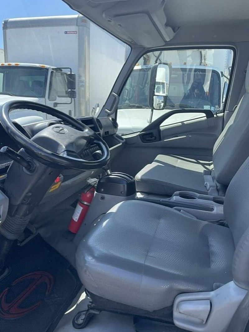 2019 Hino 195