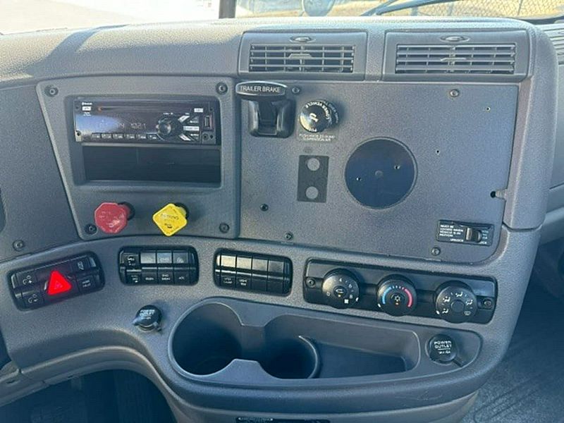 2018 Freightliner CASCADIA 125