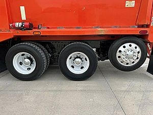 2017 Peterbilt 320