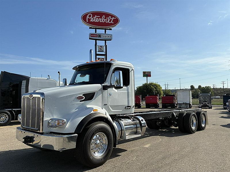 2027 Peterbilt 567