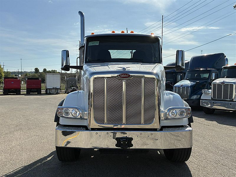 2027 Peterbilt 567