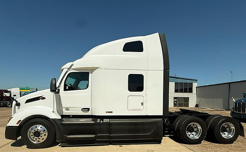 2022 Peterbilt 579