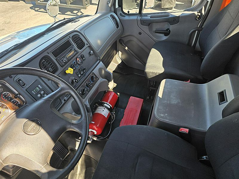 2015 Freightliner M2