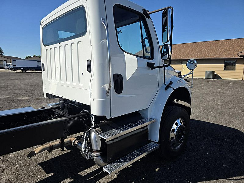 2015 Freightliner M2