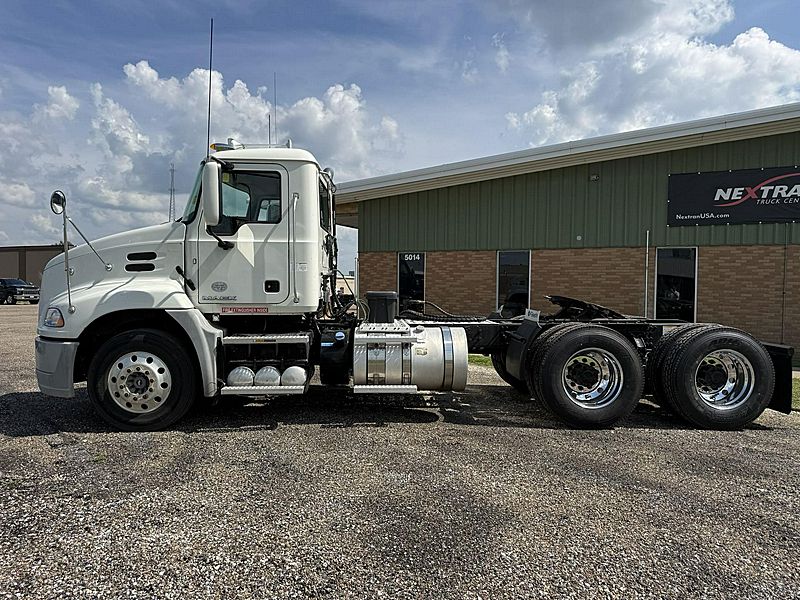 2015 Mack CXU613