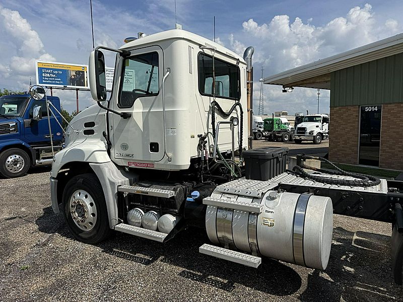 2015 Mack CXU613
