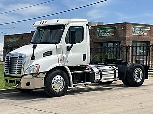 2014 Freightliner Cascadia 113 - Daycab