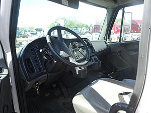 2007 Freightliner M2 106 - Day Cab