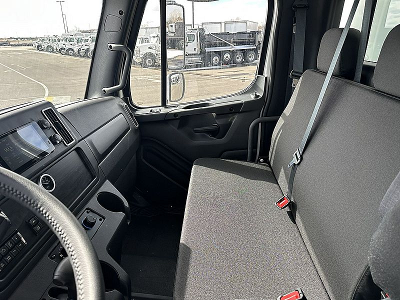 2025 Freightliner M2 106